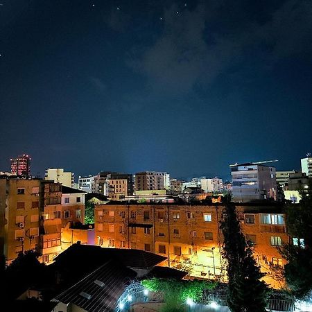 Ferienwohnung Charming And Bright Tirana Center Apartament Exterior foto